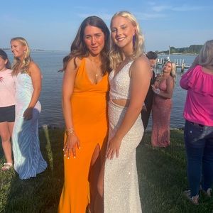 White prom dress. Size 4